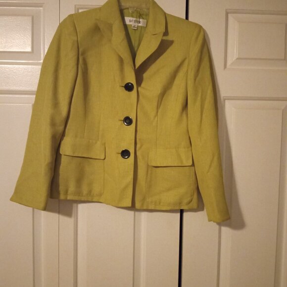 Suit Studio Belted Blazer - Picture 2 of 3